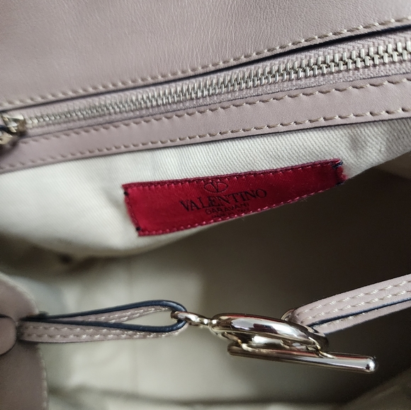 Authentic Valentino - Picture 9 of 12